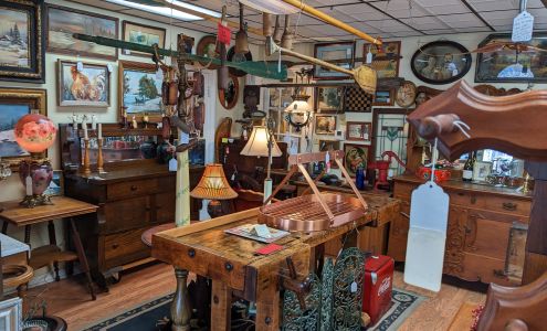 Maple Park Antiques