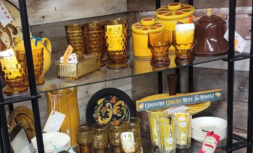 Nana's Attic Watkins