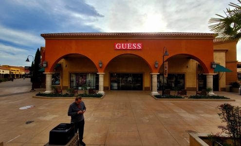 GUESS Factory Cabazon