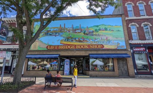 Lift Bridge Book Shop