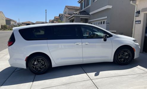 Michael Stead’s Hilltop Chrysler Parts Department