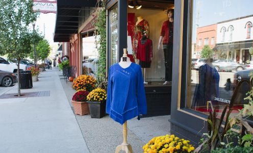 Creative Fashions of Holly