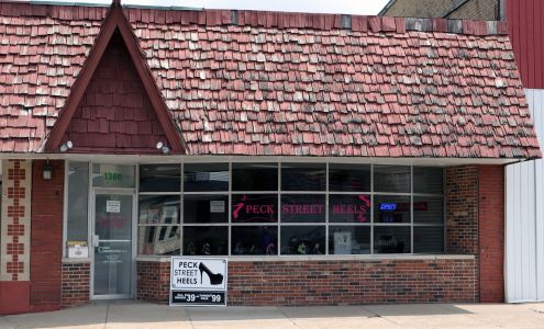 Peck Street Heels Muskegon
