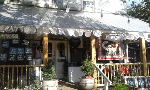 Cache Chic Round Top