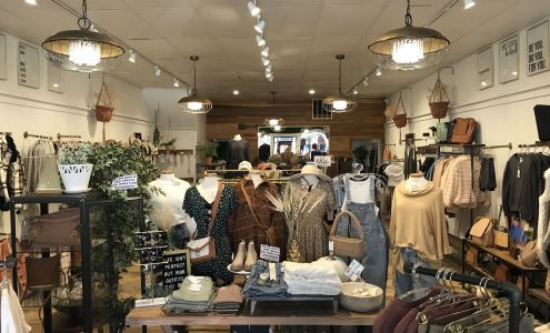 Golden on Main Boutique