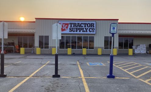 Tractor Supply Centerville