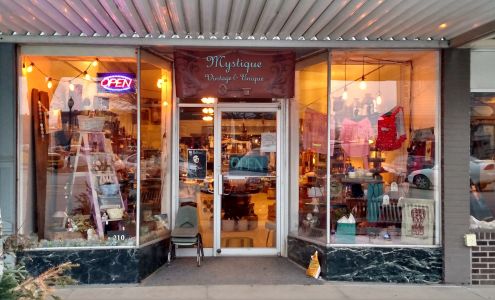 Mystique Vintage & Unique / Nonna's Bakery