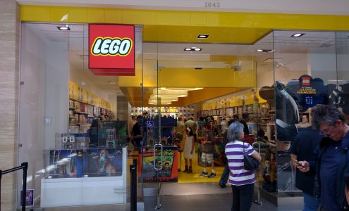 The LEGO® Store South Coast Plaza