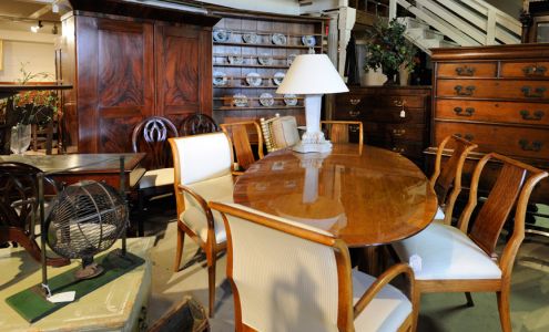 The Barn At 17 Antiques