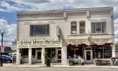Q Man Music & Antiques