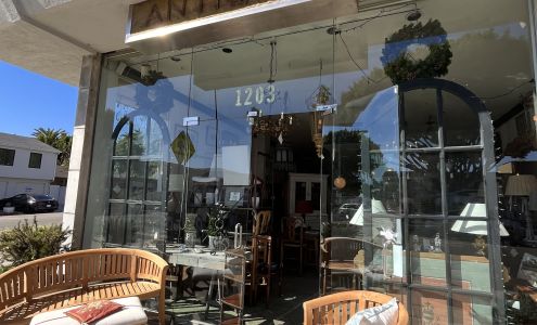 Rosemarie McCaffrey Antiques