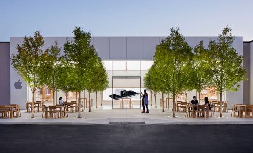 Apple The Fashion Mall at Keystone