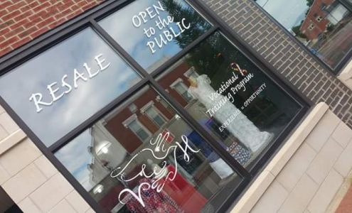 Dress 2 Impress Resale Farmington