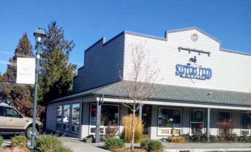 Sisters Feed & Supply