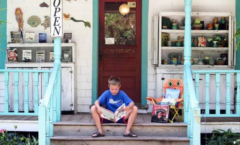 Books To Be Red Ocracoke