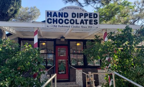 Wisteria Candy Cottage Boulevard