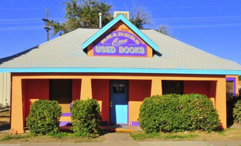 Readers' Cove Used Books & Gallery