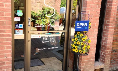 SNOW Apparel Women's Clothing Boutique