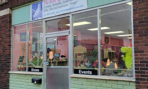 The Rose Quartz Stand