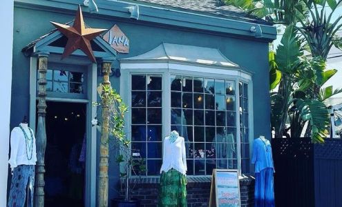 Maggie's Red Kitty Shop