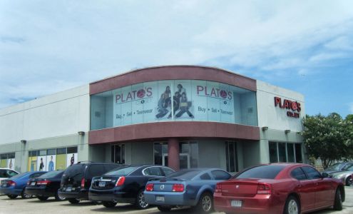 Plato's Closet Willowbrook