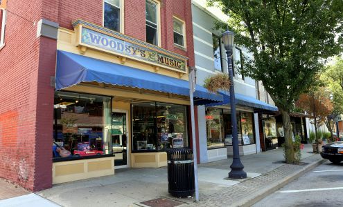 Woodsy's Music - Kent Headquarters