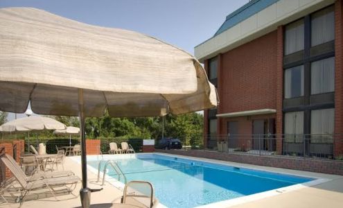 La Quinta Inn & Suites by Wyndham Festus - St. Louis South