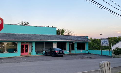 Ashley's Attic McMinnville