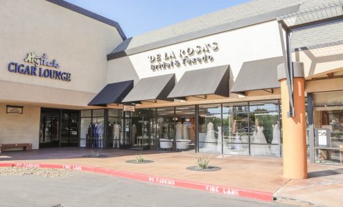 De La Rosa's Bridal & Tuxedos