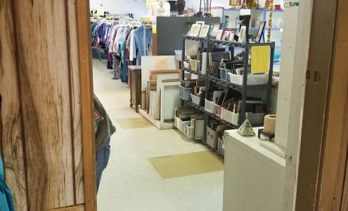 New Bees Thrift Store Buena Vista