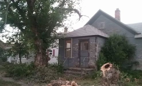 Devils Lake Glass and Paint