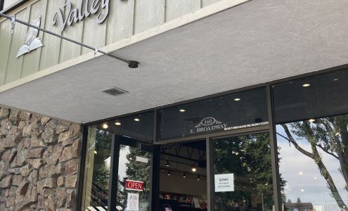 Valley Bookstore