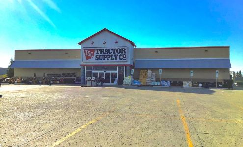 Tractor Supply Bottineau