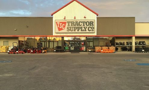 Tractor Supply McCook