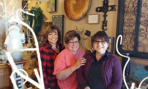 Dee's Designs McClave