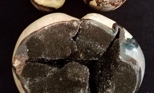 Nature's Wonders 407 Hobson St, Woodland Illinois 60974