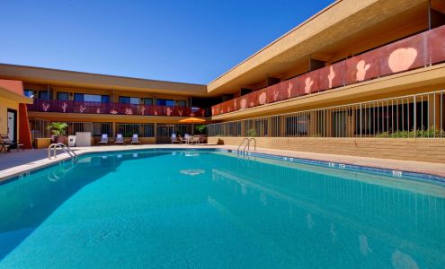 Best Western Royal Sun Inn & Suites