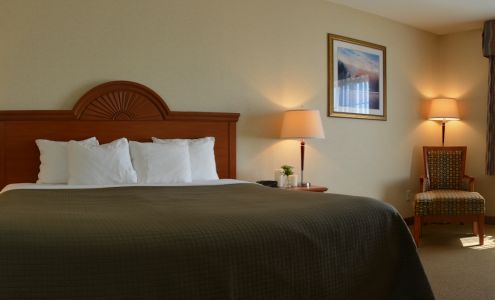 Red Coach Inn & Suites