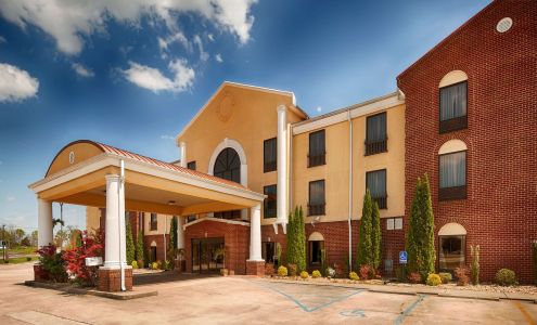 Best Western Plus Bass Hotel & Suites