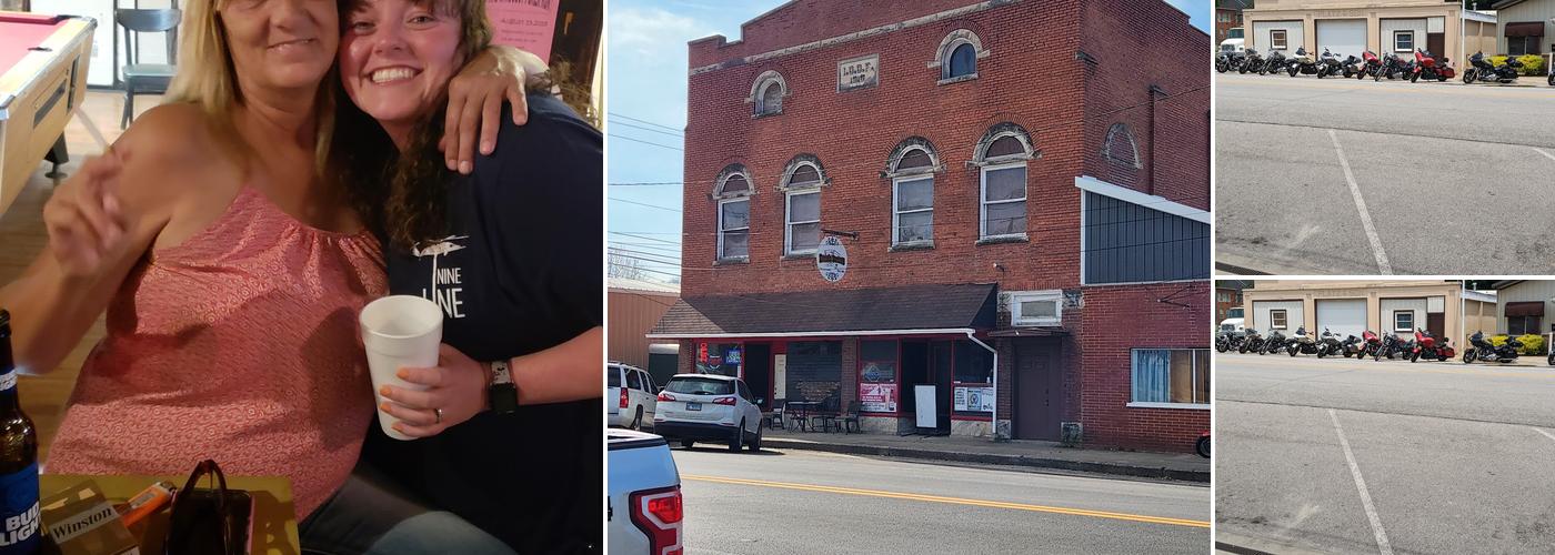 Double Deuce’s Bar and Grill