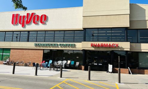 Hy-Vee Grocery Store