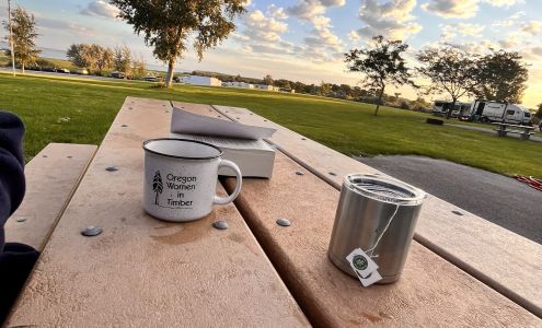 Willow Bay Marina & Campground Store American Falls