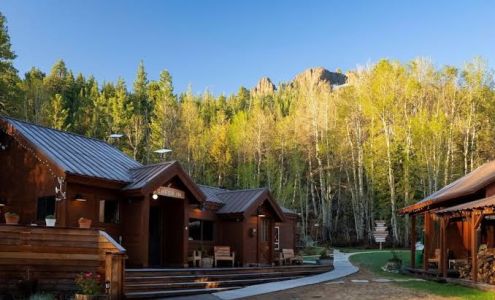 Desolation Hotel Hope Valley