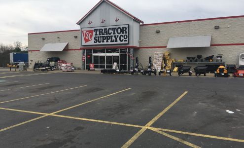 Tractor Supply Hot Springs