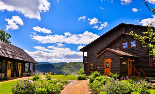 Garnet Hill Lodge North River