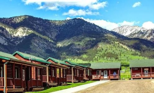 Wolf Den Log Cabin Motel & RV Park Etna