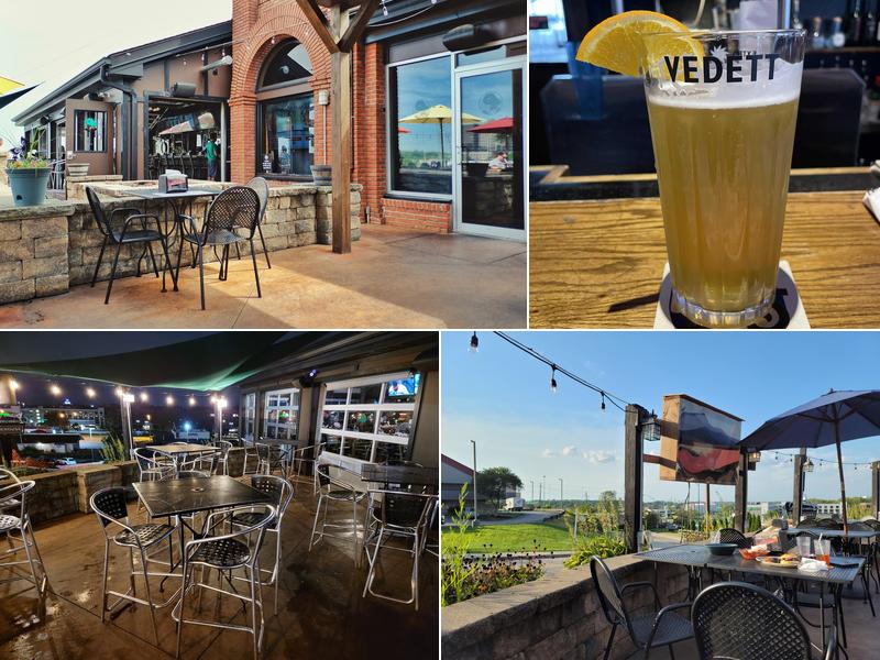 Winking Lizard Independence