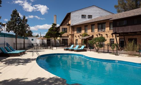 Historic El Rancho Hotel