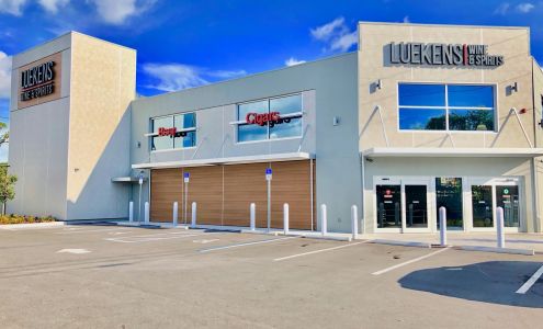 Luekens Wine & Spirits