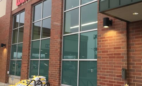 Hy-Vee Wine & Spirits Oakdale